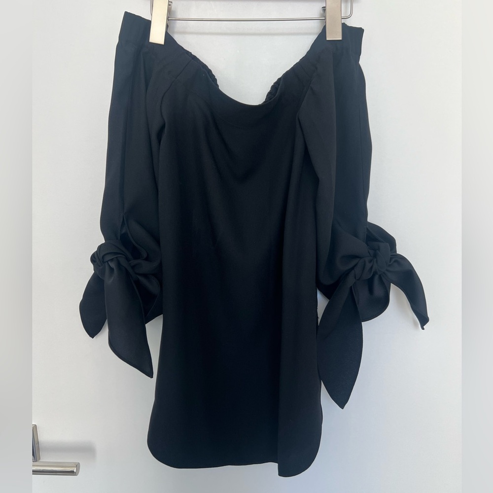 Club Monaco Off Shoulder Top - Black